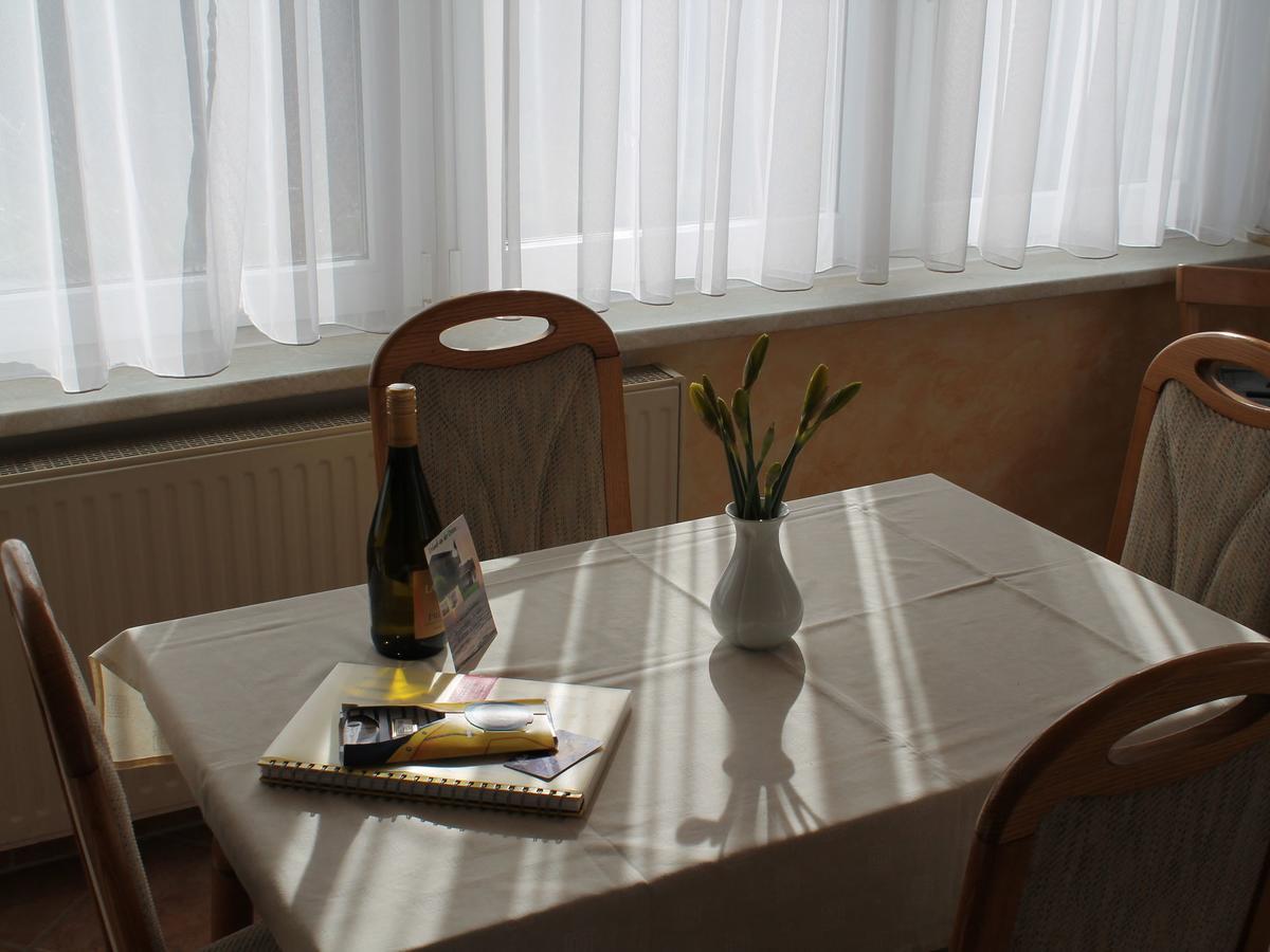 Spacious Bungalow Near Sea In Grundshagen エクステリア 写真